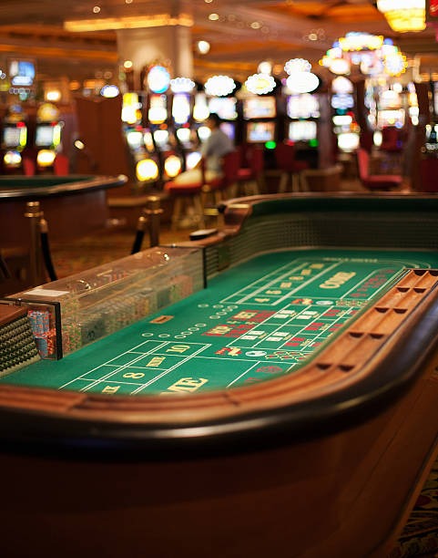 Phoenix Rises game interface showing spin controls and payout display on slot wd platform